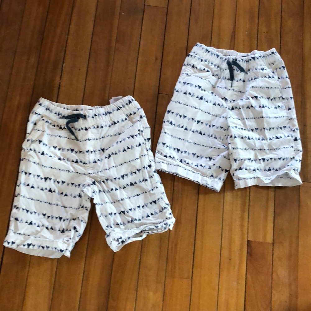 Adorable boys SHARK TOOTH chino shorts
